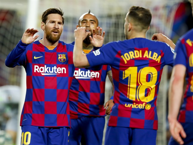 Det dröjer tills det blir matcher igen, men på måndag kan spelarna i La Liga i alla fall få börja träna i grupp igen.