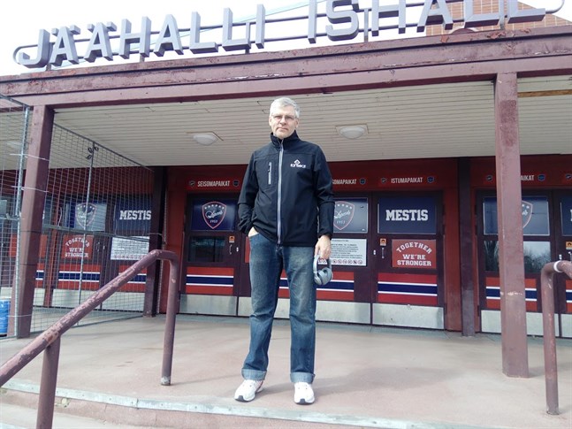 Att förmedla idrottsbilder har varit John Sundviks huvudsakliga jobb.