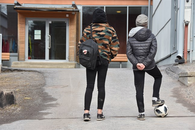 De flesta barnen deltog i undervisningen när skolorna öppnade igen den 14.5.