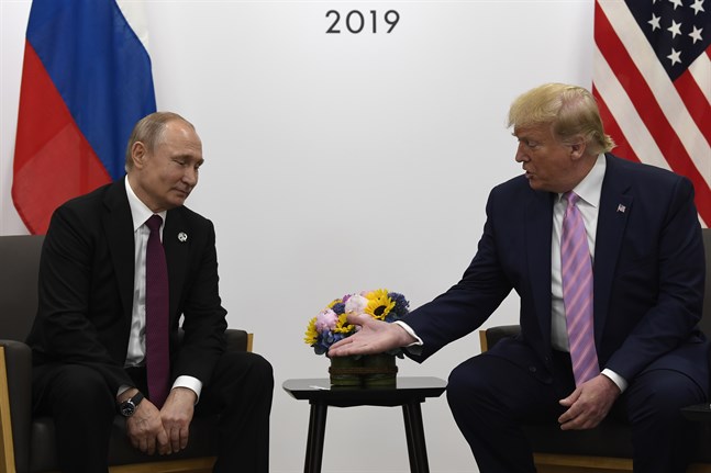 Rysslands president Vladimir Putin och hans amerikanska kollega Donald Trump har tidigare diskuterat framtiden för det så kallade Open skies-avtalet. Arkivbild.