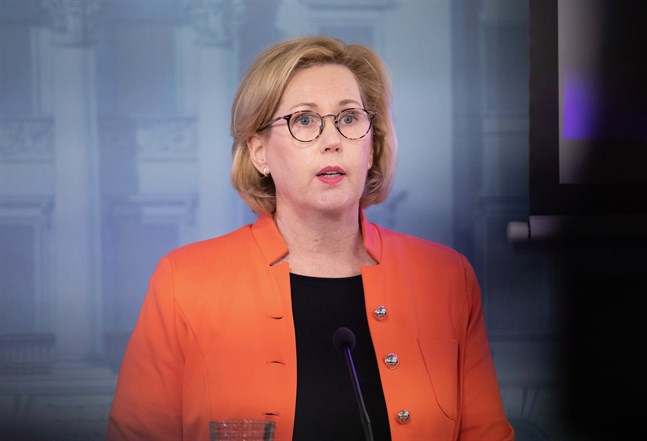 Enligt arbetsminister Tuula Haatainen (SDP) borde Finland inte försätta sig på nytt i en sådan situation att tillverkningen av viktig inhemsk skyddsutrustning måsta startas från noll.