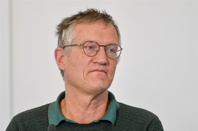 Anders Tegnell, statsepidemiolog, berättade att Folkhälsomyndigheten i Sverige funderat på att införa olika restriktioner för män och kvinnor.