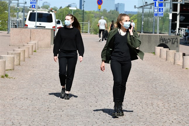 Den utredning som gjorts på beställning av Social- och hälsovårdsministeriet visar att munskydd enbart har minimal eller ingen alls inverkan på spridningen av luftvägsinfektioner bland befolkningen.