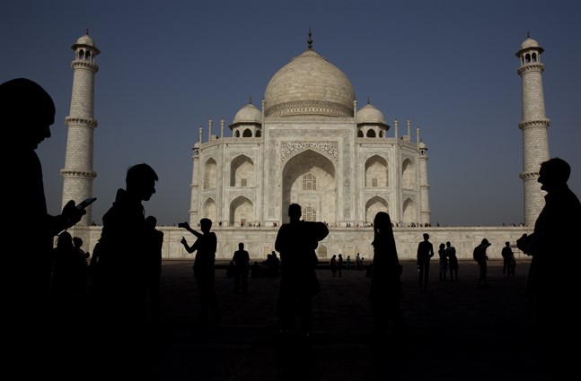 Ett våldsamt åskoväder som slog mot norra Indien har skadat delar av det världsberömda mausoleet Taj Mahal i Uttar Pradesh. Arkivbild.