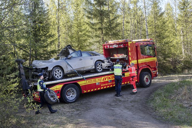 Bilen har nu bärgats från platsen.
