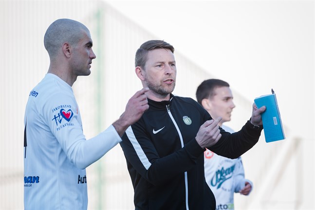 Utan den skadade försvarsgeneralen Pavle Milosavljevic blev det för tufft för Jimmy Wargh mannar mot FC Vaajakoski.