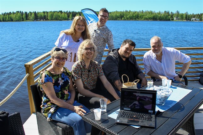 Så här såg det ut under inspelningen på Thomas Enroths brygga.