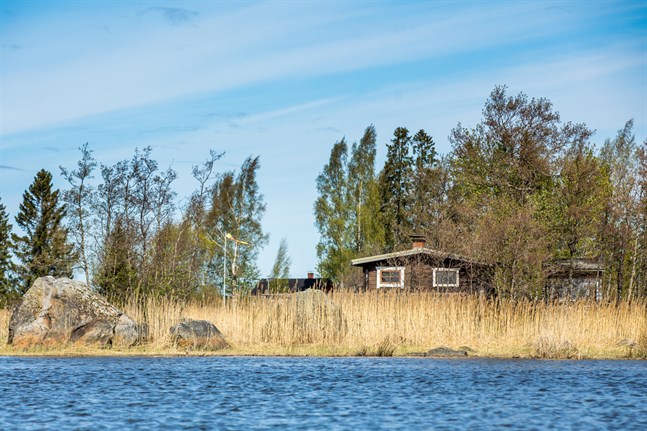 Det är extra viktigt att vidta säkerhetsåtgärder på stugan eftersom det kan ta lång tid att få hjälp.