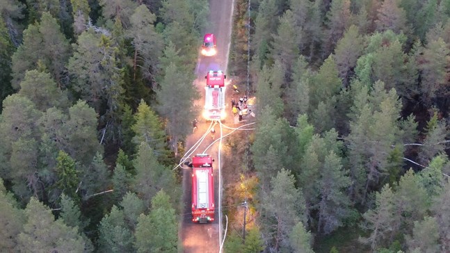 Polisen misstänker att bränderna i Larsmo var anlagda.