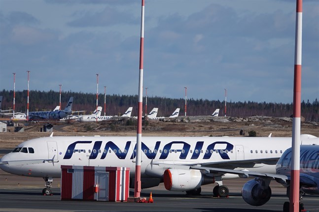 – Om resandet återhämtar sig snabbare än våra prognoser kallar vi naturligtvis personalen tillbaka i jobb, säger Finnairs kommunikationschef Päivyt Tallqvist till Yle Uutiset.