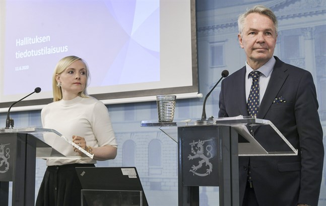 Inrikesminister Maria Ohisalo (Gröna) och utrikesminister Pekka Haavisto (Gröna) beklagade att reserestriktionerna för Sverige ännu inte kan hävas.