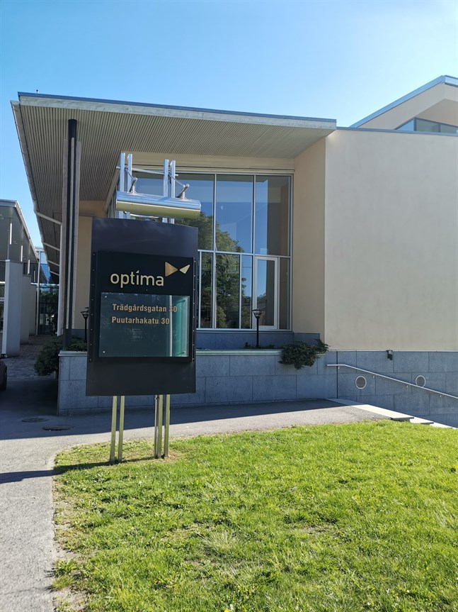 Under tisdag och onsdag har en person konstaterats vara smittad av coronaviruset vid Optima i Jakobstad.