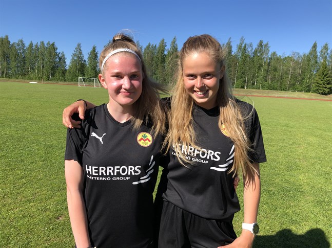 Oona Ojala och Amanda Kass, Myrans mittbackspar.