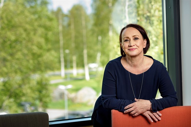 Pirjo Dabnell är glad över att Möcs kan hålla en hög operationstakt i sommar och att vårdköerna inte vuxit sig orimligt långa trots coronapandemin.