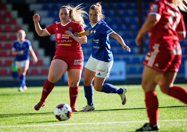 Salla Talonpoika, FC Sport-j, och Fanny Forss, Vasa IFK, kommer mötas i ett Vasaderby om en vecka.
