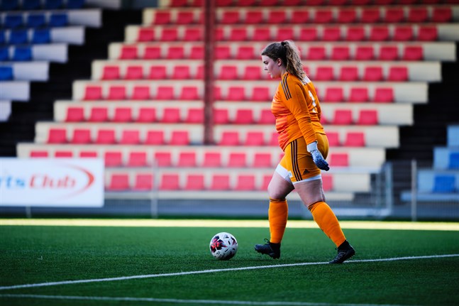 Emma Lähteenmäki såg till att FC Sport-j slapp åka hem utan poäng.