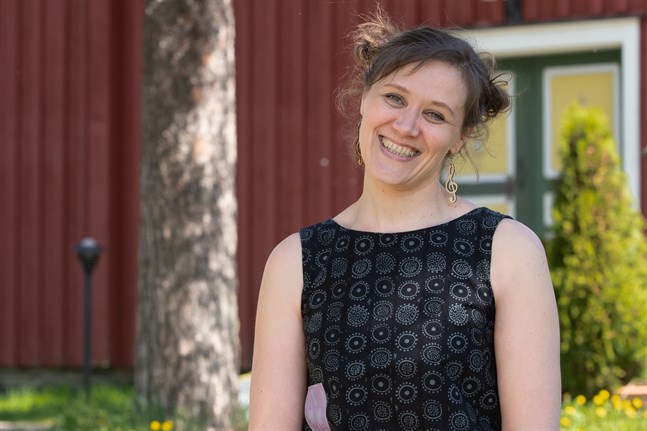Programchef Anne-Mari Hakamäki ser fram emot årets alternativa folkmusikfestival.
