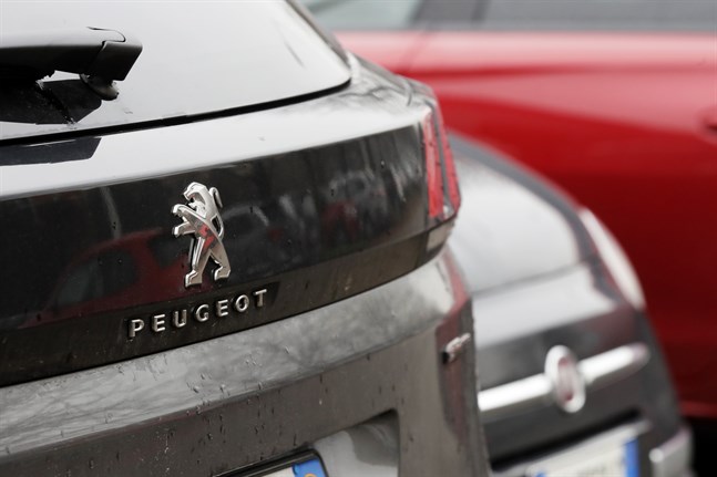 Fiat Chrysler och PSA Peugeot enades i vintras om ett samgående i en affär som värderats till närmare 500 miljarder kronor. Arkivfoto.