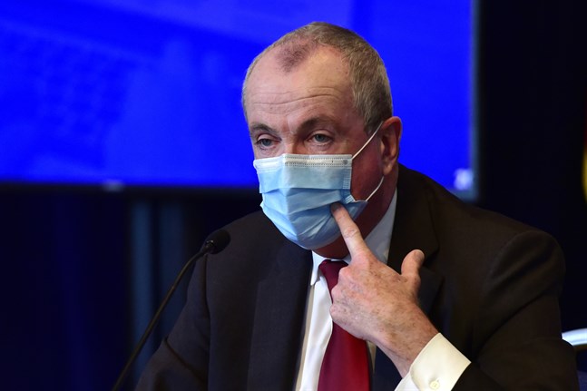 New Jerseys guvernör Phil Murphy säger att invånarna i området redan varit igenom "skärelden", och att de vill minimera risken för en andra virusvåg genom att låta inresande från nu hårt drabbade stater självisolera sig. Arkivbild.