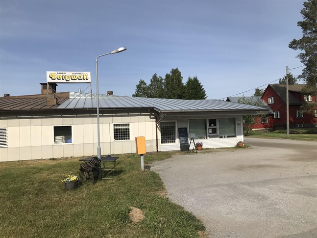 Bergwalls bageri blev utsatta för inbrott under natten till fredag när personal var på plats i byggnaden.