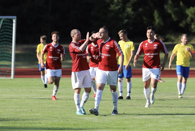 Oleksandr Muzyka kvitterade med en tung frispark från långt håll.