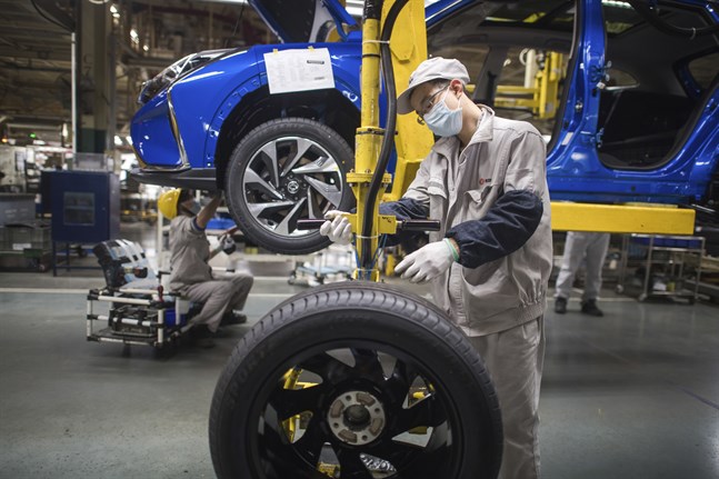 Kinas industri gör vinst igen. På bilden bilmontering i Wuhan i mars.