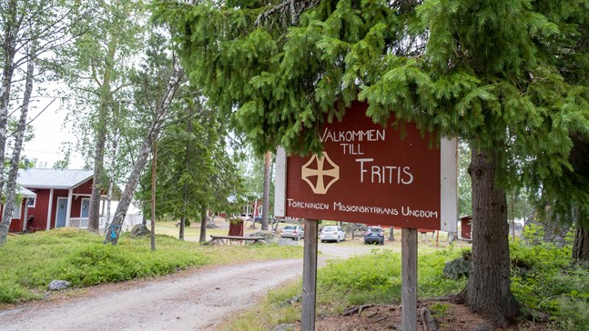 Här på Utterö fritidsgård i Sundom, Vasa, ordnar FMU sommarläger för barn och ungdomar. Efter förra veckans händelse har föreningen uppdaterat lägergårdens säkerhetsplan.