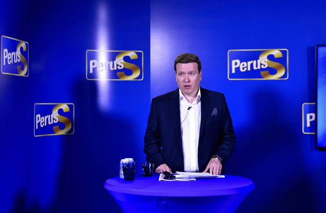 Ville Tavio, ordförande för Sannfinländarnas riksdagsgrupp, är kritisk till regeringens EU-politik.