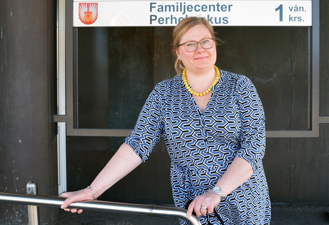 Kaskös tidigare grundtrygghetsdirektör Tiia Krooks blev vald till familjeomsorgschef i Närpes i våras. Nu har hennes efterträdare utsetts.