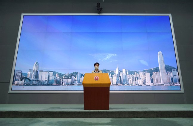 Carrie Lam på sin veckoliga presskonferens.