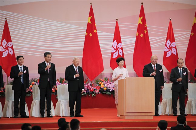Hongkong kedare Carrie Lam talar vid en ceremoni under 23-årsfirandet av stadens återförande till Kina.