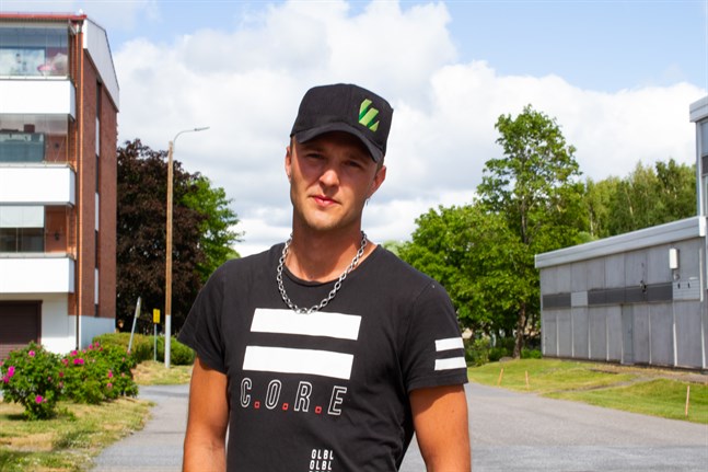 Kasper Enholm mötte knivmannen i Vasa.
