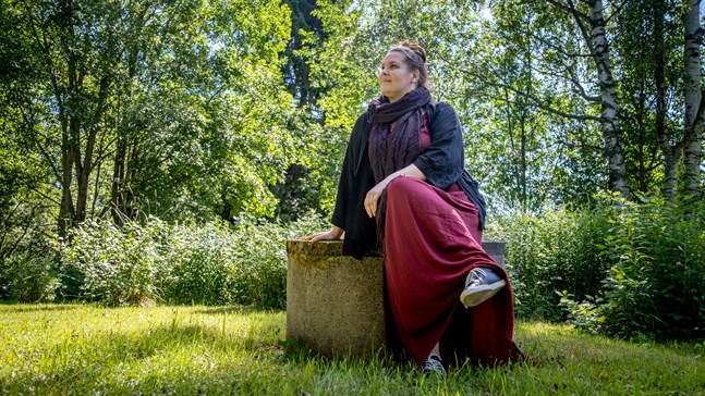 Om ett par veckor lämnar Isa Lindgren-Backman sin trädgård i Vasa och kör i närmare fyra och en halv timme för att komma till sin nya arbetsort, Varkaus, där hon ska jobba som skådespelare.