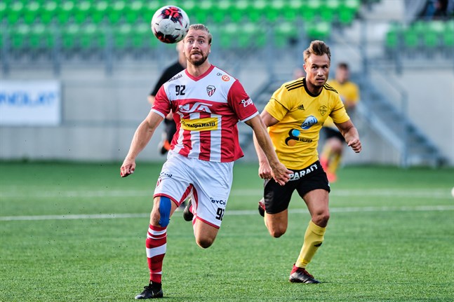 Petteri Jokihaara (t.v) gjorde GBK:s andra mål i matchen mot Vasa IFK.