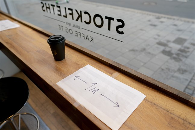 Gäster på norska restauranger och kaféer måste hålla minst en meters avstånd till varandra under pandemin. Arkivbild.