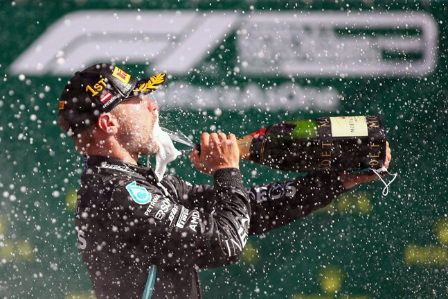 Valtteri Bottas fick korka champagnen i Österrike.