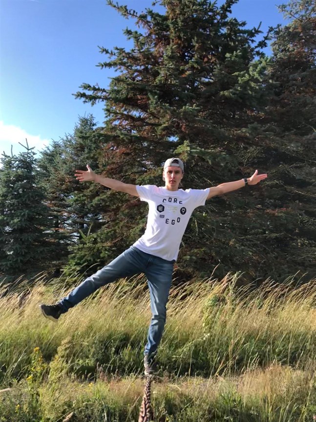 Kevin Sandell från Pedersöre bor och jobbar i Sverige i sommar.