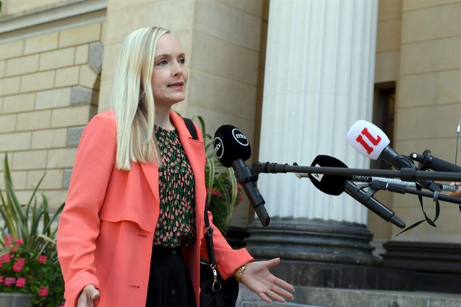 Inrikesminister Maria Ohisalo säger att regeringen hoppas att Finland så snart som bara möjligt kan lyfta reserestriktionerna för Sverige.