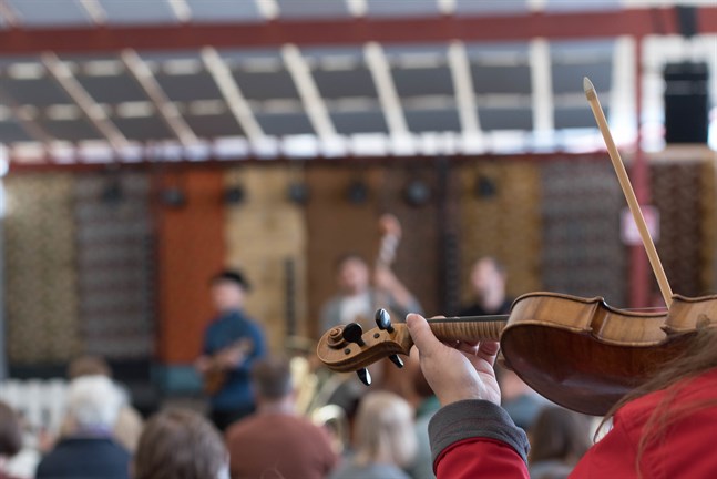 Årets folkmusikfestival i Kaustby är virtuell.