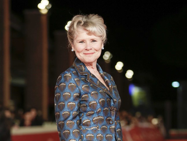 Imelda Staunton får spela drottning Elisabeth i ytterligare en säsong av "The crown".