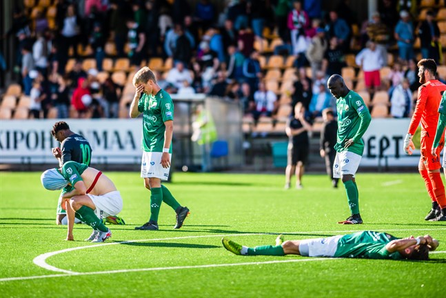 Det var uppgivet i hemmalägret efter slutsignalen.