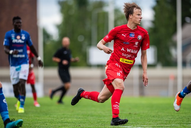 Severi Kähkönen inleder på bänken i hemmamatchen mot AC Kajaani. Det gör även Anthony Olusanya.