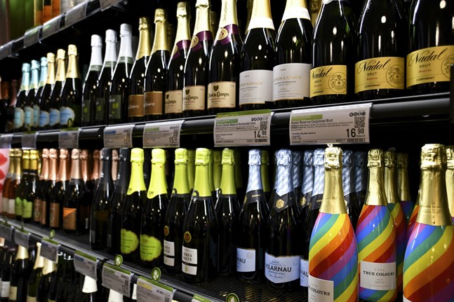 Försäljningen av mousserande vin ökade i juni med ungefär 22 procent i jämförelse med samma period förra året, skriver Alko.