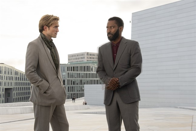 Robert Pattinson och John David Washington i "Tenet". Pressbild.