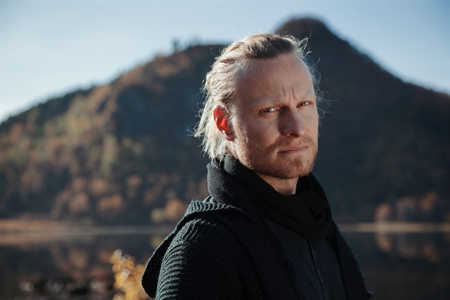 Tobias Tåg blev känd med Thoby Loth. Nu längtar han efter att få stå på scen igen med sitt nyare band Temple of the Stars.