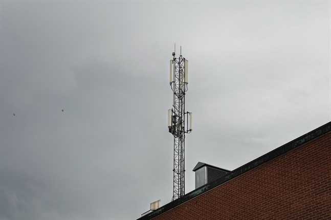 Strömavbrotten orsakar störnignar i teleoperatörernas mobilnät.
