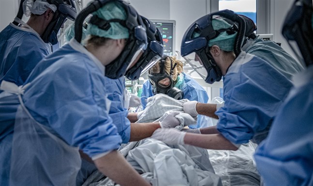 Antalet personer som får intensivvård för covid-19 har minskat stadigt i Sverige den senaste tiden. Men det finns farhågor om nya utbrott under hösten i hela Europa. Arkivbild.