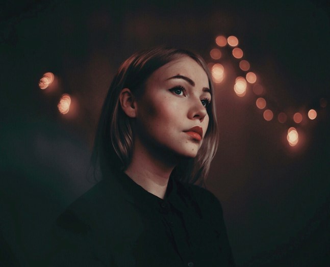 Maria "Miia" Lahtela uppträder på en av konserterna under årets virtuella Jakobs dagar.