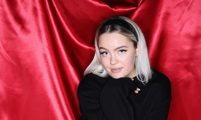 Fanny Forsander ger ut sin sista ep under artistnamnet Fanny.