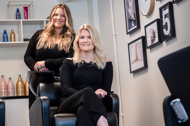 Ann-Sofie Wiklund och Madelene Wentjärvi gillar att jobba kreativt.